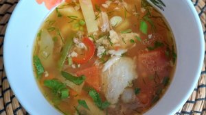 Суп с обилием овощей на курином бульоне без поджарки.