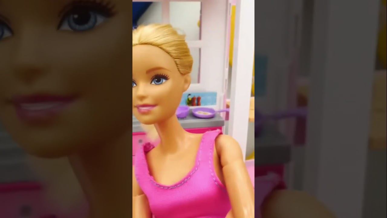 Баба Маня на вечеринке у Барби #куклы #барби #длядевочек #игрывкуклы #бабаманя смотреть онлайн