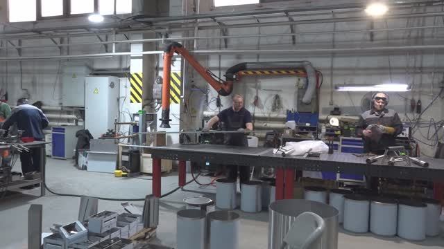 В строю, за партой и станками смотреть онлайн