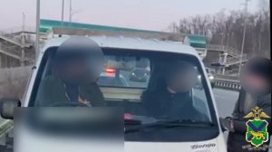 Полиция Владивостока поймала дуэт автопотрошителей, которые по ночам похищали элементы чужих машин