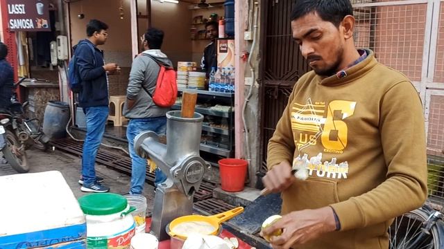 Продавец соков со старой мясорубкой) смотреть онлайн