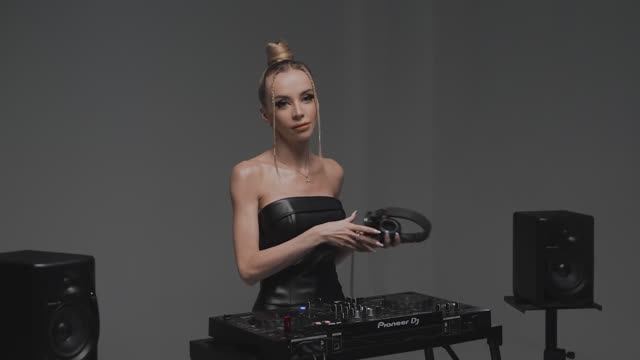 Karry G - Live Podcast 007 4K Melodic Techno & Progressive House смотреть онлайн