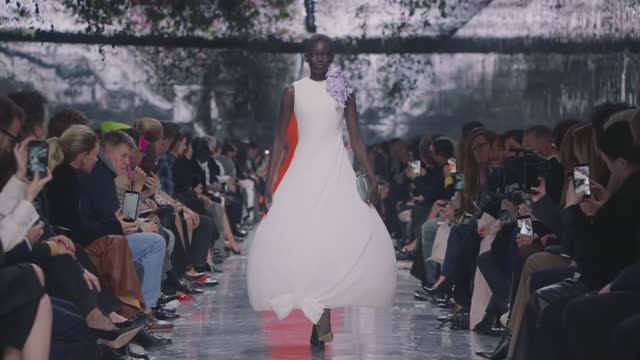 Dior Spring-Summer 2026 Haute Couture show смотреть онлайн