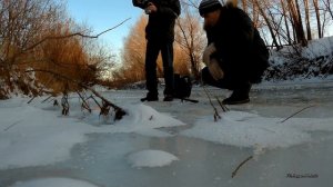 Налим на живца зимой. 1 сезон. 1 серия. (Ловля живца на поставушки. Установка поставух)