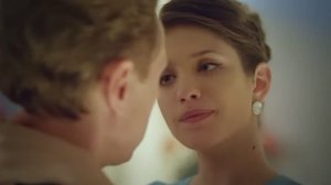 А девчонка та проказница