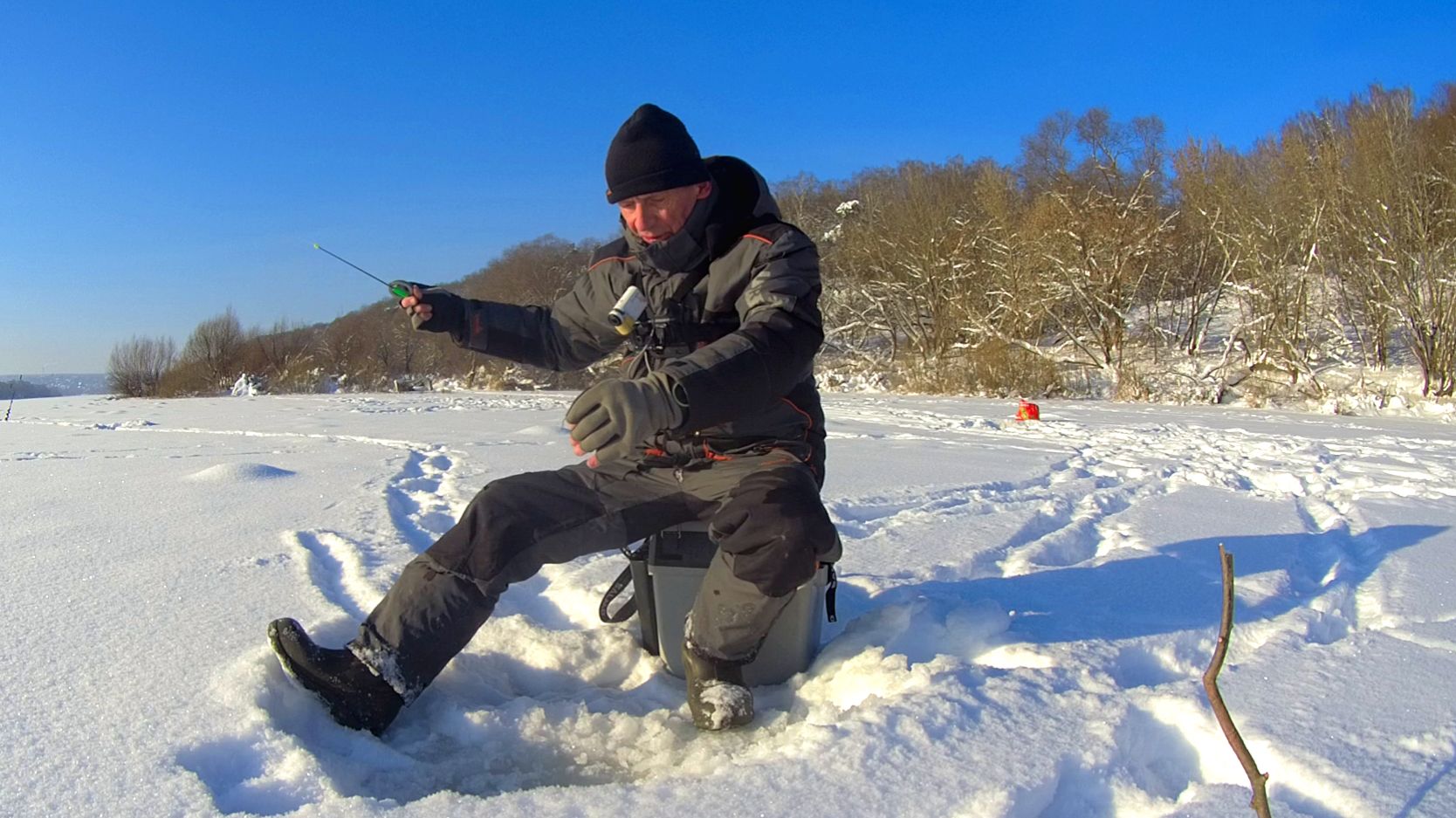 Окуньки, ерши и плотва. Рыбалка на Оке на шарик и гвоздик. смотреть онлайн
