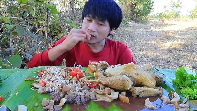 MUKBANG Рис, лапша с отварной курицей и свежими овощами! МУКБАНГ АСМР смотреть онлайн