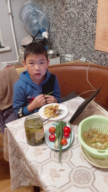 Поздний ужин.