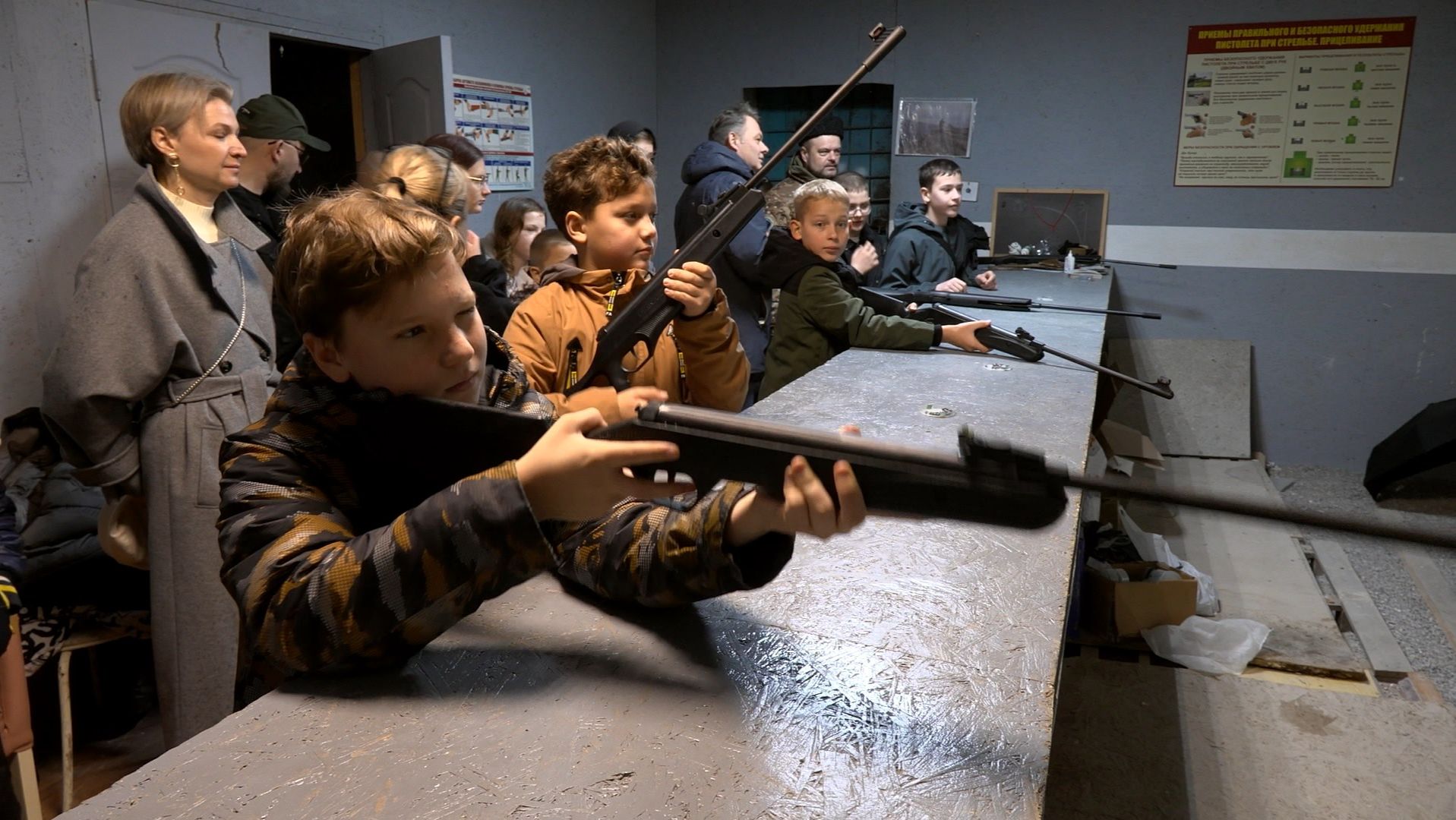 В Севастополе для детей участников СВО провели мастер-класс по стрельбе из винтовки смотреть онлайн