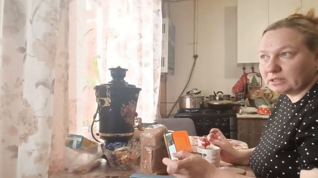 ДЕТИ ПРИБОЛЕЛИ/У МУЖА ПЕНСИЯ НЕ ЗА ГОРАМИ. смотреть онлайн