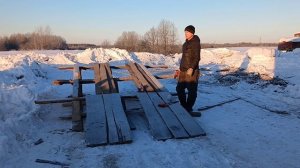 Расчищаем снег Трактором ДТ 75, готовим площадку под эстакаду. Привезли ЗАЗ 968М,  перевозим в гараж