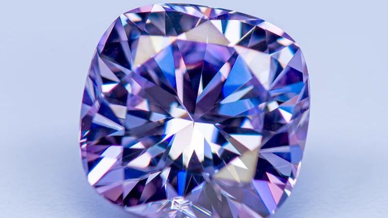 ДРАГОЦЕННЫЕ  И  СИНТЕТЧЕСКИЕ