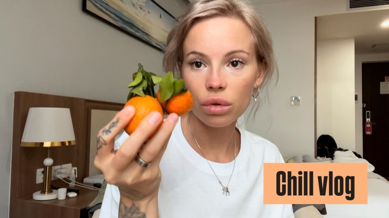 Уставшие чилим в номере 😴 Влог болталка Вино закуски и трясущаяся з@дница смотреть онлайн