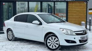 краткий видеообзор на Опель Астра