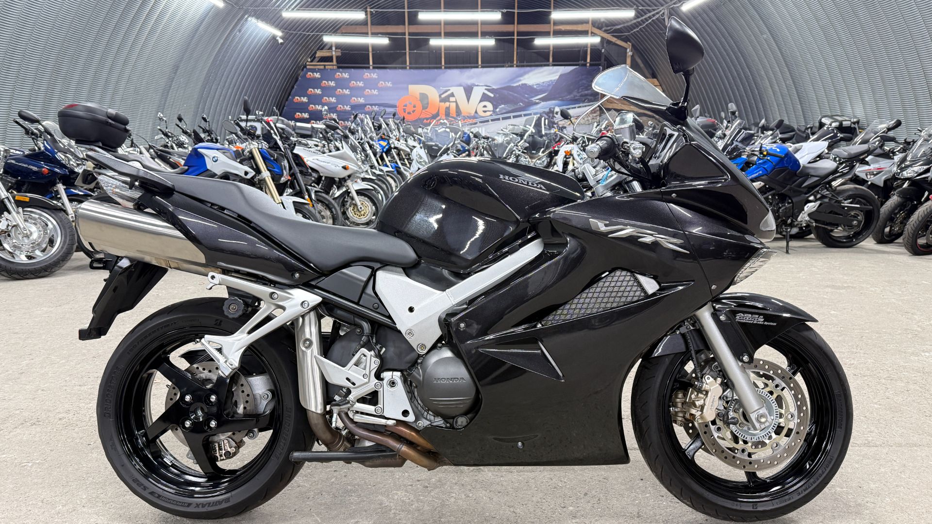 Обзор Honda VFR 800 A |В НАЛИЧИИ| смотреть онлайн