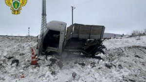 Автомобиль и пассажирский поезд столкнулись в Волгоградской области