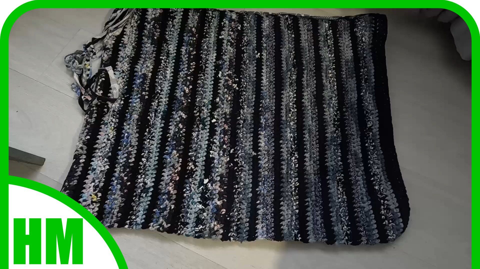 Как связать прямоугольный КОВРИК из старых тряпок. Очень подробное видео. смотреть онлайн