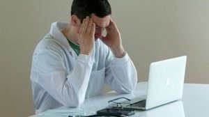 У белой пары из США родился темнокожий ребенок из-за врачебной ошибки