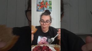 ЕЩЁ ОДИН ВКУСНЫЙ И ПОЛЕЗНЫЙ САЛАТ ИЗ СВЕКЛЫ.