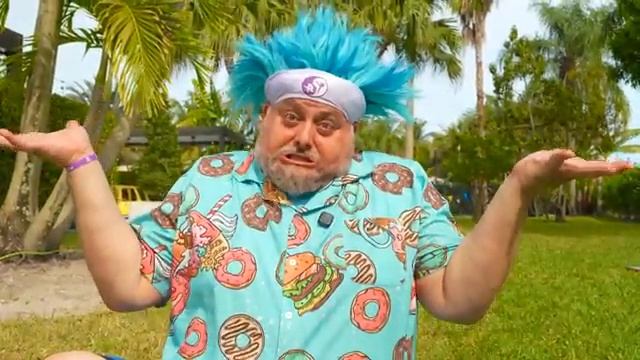 Настя веселится в парке воздушных шаров смотреть онлайн