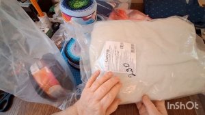 Распаковка ниток для вязания. Появилось желание повязать.