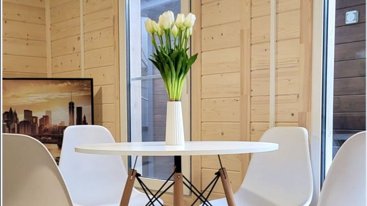 Дачный модульный каркасный дом  за 1 день на участке. Обзор снаружи внутри