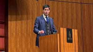 Трамп выдвинул Уорша на пост нового главы ФРС. Что нужно знать о кандидате