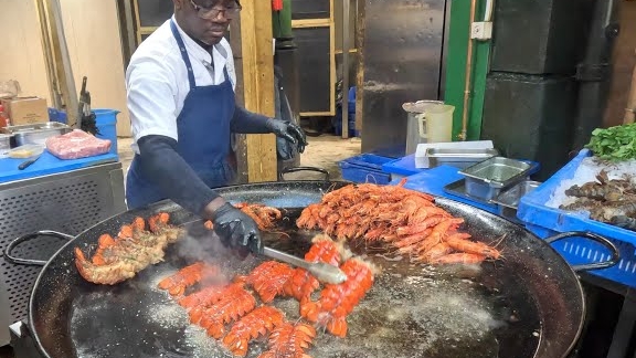 уличная еда Лондона. креветки и лобстеры смотреть онлайн