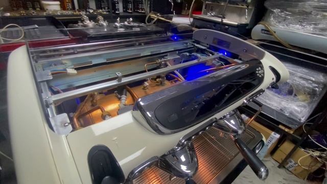 Кофемашина Faema Emblema