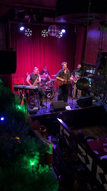 Снова клуб 16 тонн. Концерт группы Спички детям