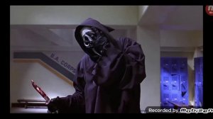 Крик играет убийцу а девочка играет козу.