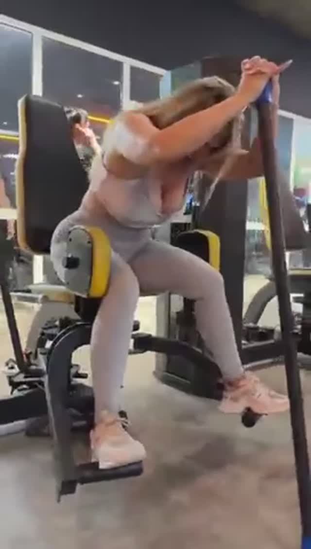 Девушки, качайте ТАМ мышцы, пригодится 100% 👍😉 смотреть онлайн