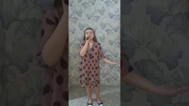 "Сердце земли моей" Музыка: К. Брейтбург, слова: В. Соловьева.
Батрудтинова Эвелина 10 лет смотреть онлайн