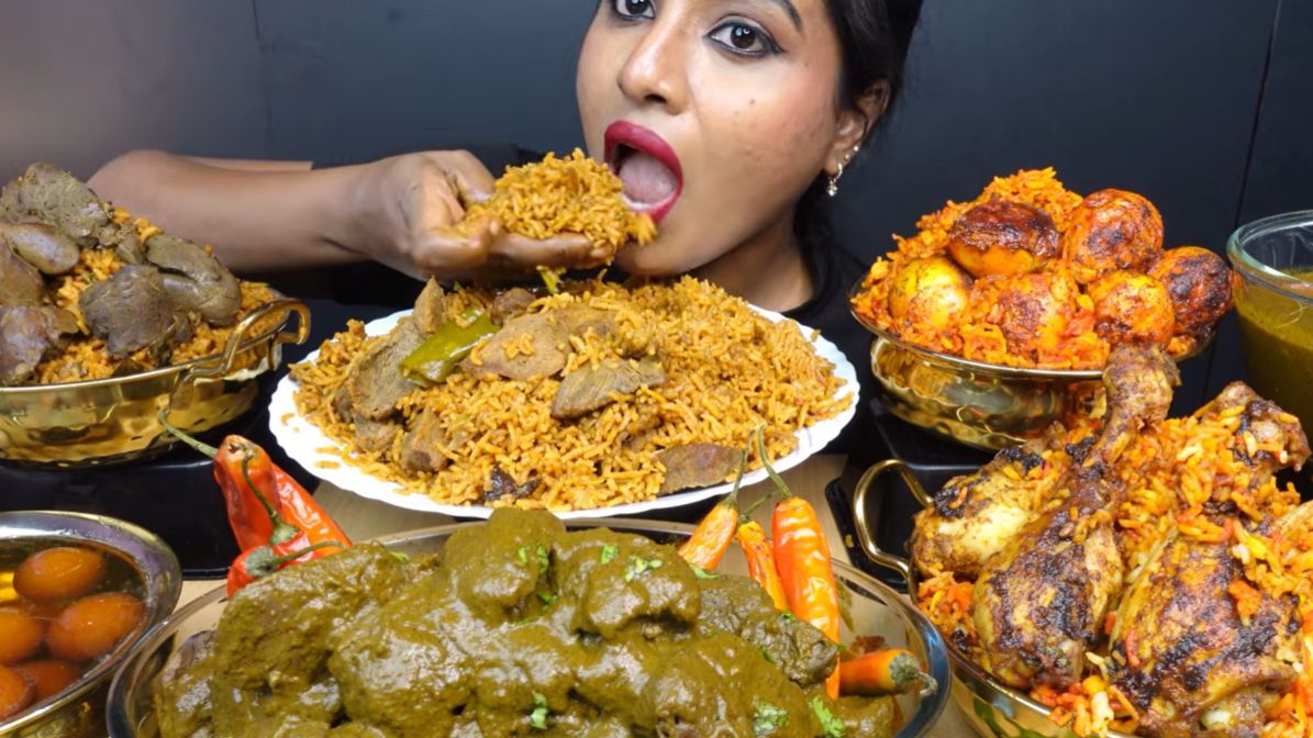 🔥🍲 Мукбанг и Mukbang : ИНДИЙСКАЯ ОСТРАЯ СИМФОНИЯ! 🍛 Бириани с бараниной Амбур, куриная каледжи смотреть онлайн