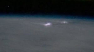 НАСА сняло из космоса гигантские струйные вспышки "Джеты" над Землёй