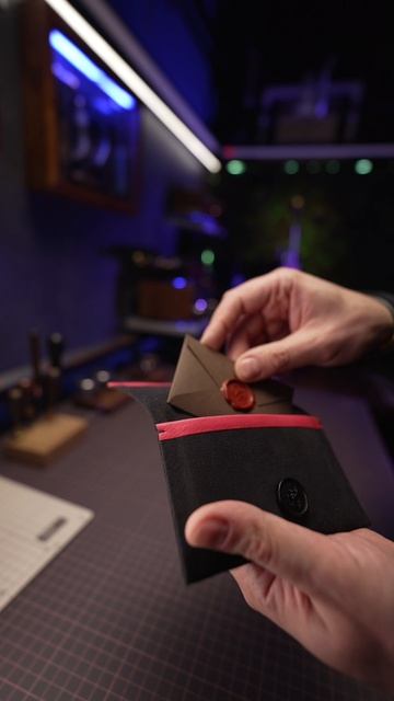 Мини картхолдер из крокодила