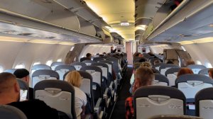 Пассажир бегал в одних трусах по самолету на рейсе из Вьетнама в Таиланд