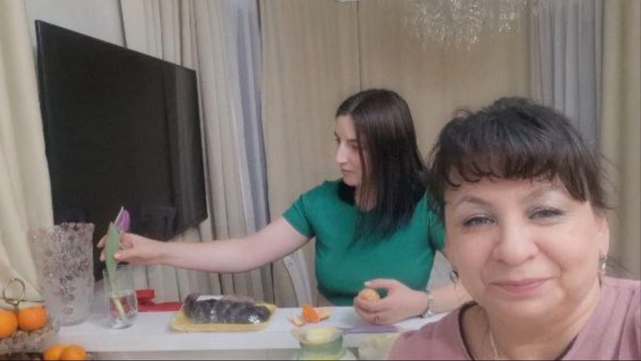 К нам приехали гости. Радость в доме. Помощь подоспела. Наши развлечения. смотреть онлайн