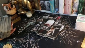 КТО КОЛДУЕТ?