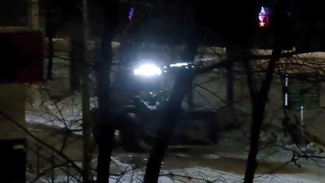 Снегоуборочная техника устраняет последствие суточного январского снегопада 2026 г. смотреть онлайн