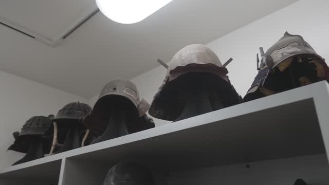 Процесс изготовления самурайских доспехов, изготовление шлема который носил Сёхэй Отани. смотреть онлайн