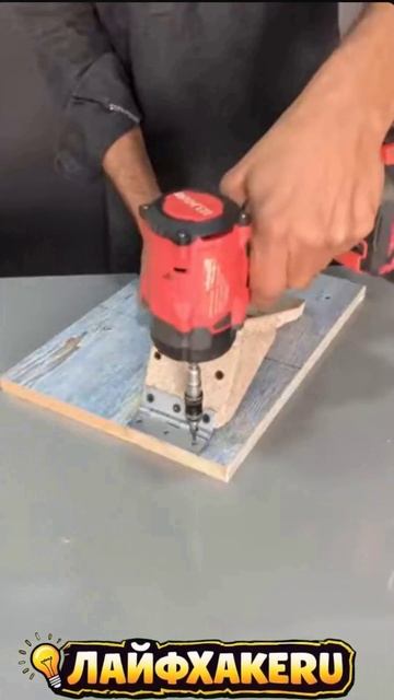 Проверь это! How to make a dovetail saw like a miter saw from an angle grinder#ЛайфхакеRU #diy смотреть онлайн