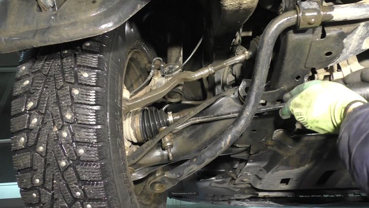 Замена втулок и стоек переднего стабилизатора на Renault Logan 1,6 Рено Логан 2012 смотреть онлайн