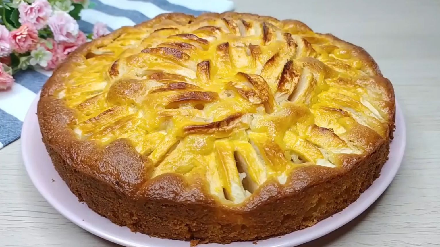 Яблочный пирог | Пирог много яблок | Простой рецепт яблочного пирога смотреть онлайн