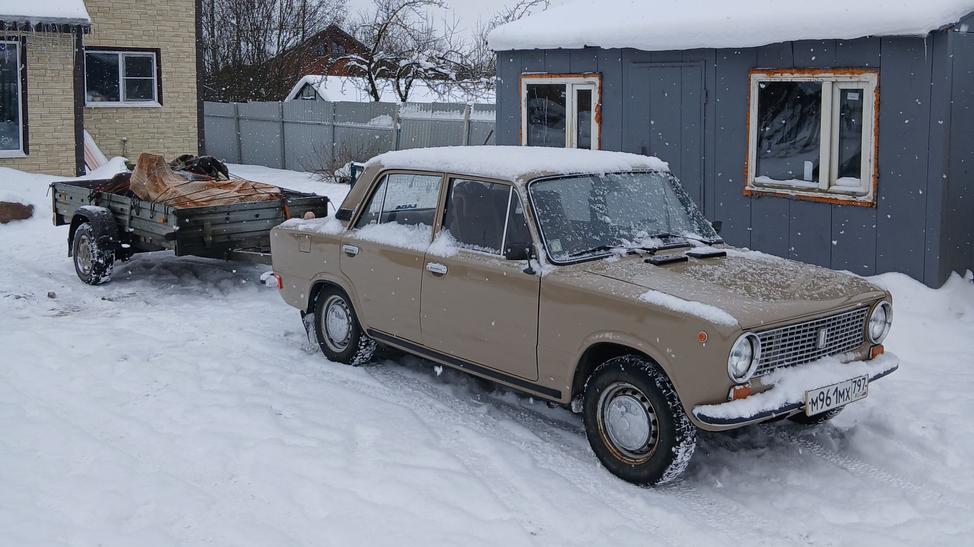 ВЕЗЕМ ВОСХОД 1 И ВАЗ 21013 В МОСКВУ