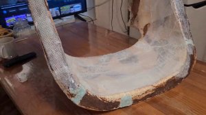 Ейск.Кто так ставил окна? Переделка за рукопопыми, полным ходом.  Реставрация кресла СССР.