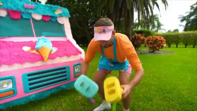 Nastya and the funny story Rich vs. Poor смотреть онлайн