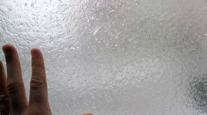 Лед на стекле машины 31-01-2026