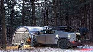 Кемпинг с Кибертрак. Зима, просмотр кино.