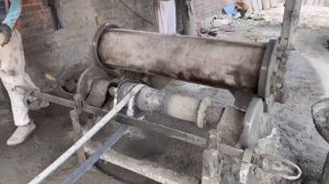 Гениальный мастер по изготовлению цементных труб